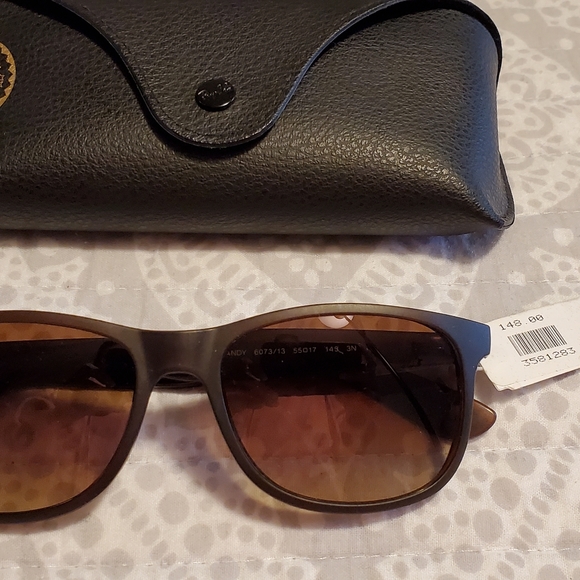 Brand new items that I am reselling for less - Picture 7 of 9